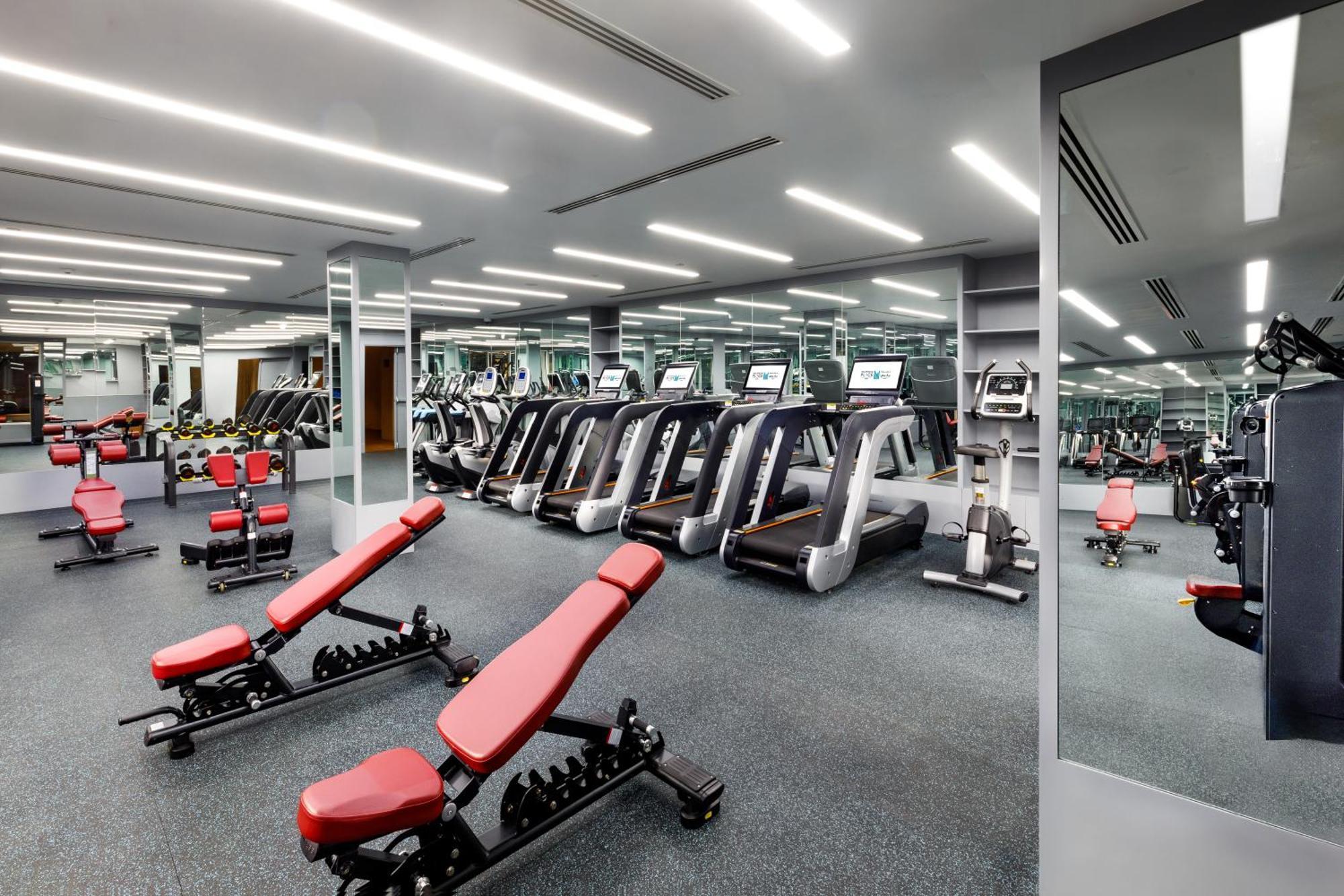 Millennium Place Доха Екстер'єр фото The gym at The Dorchester