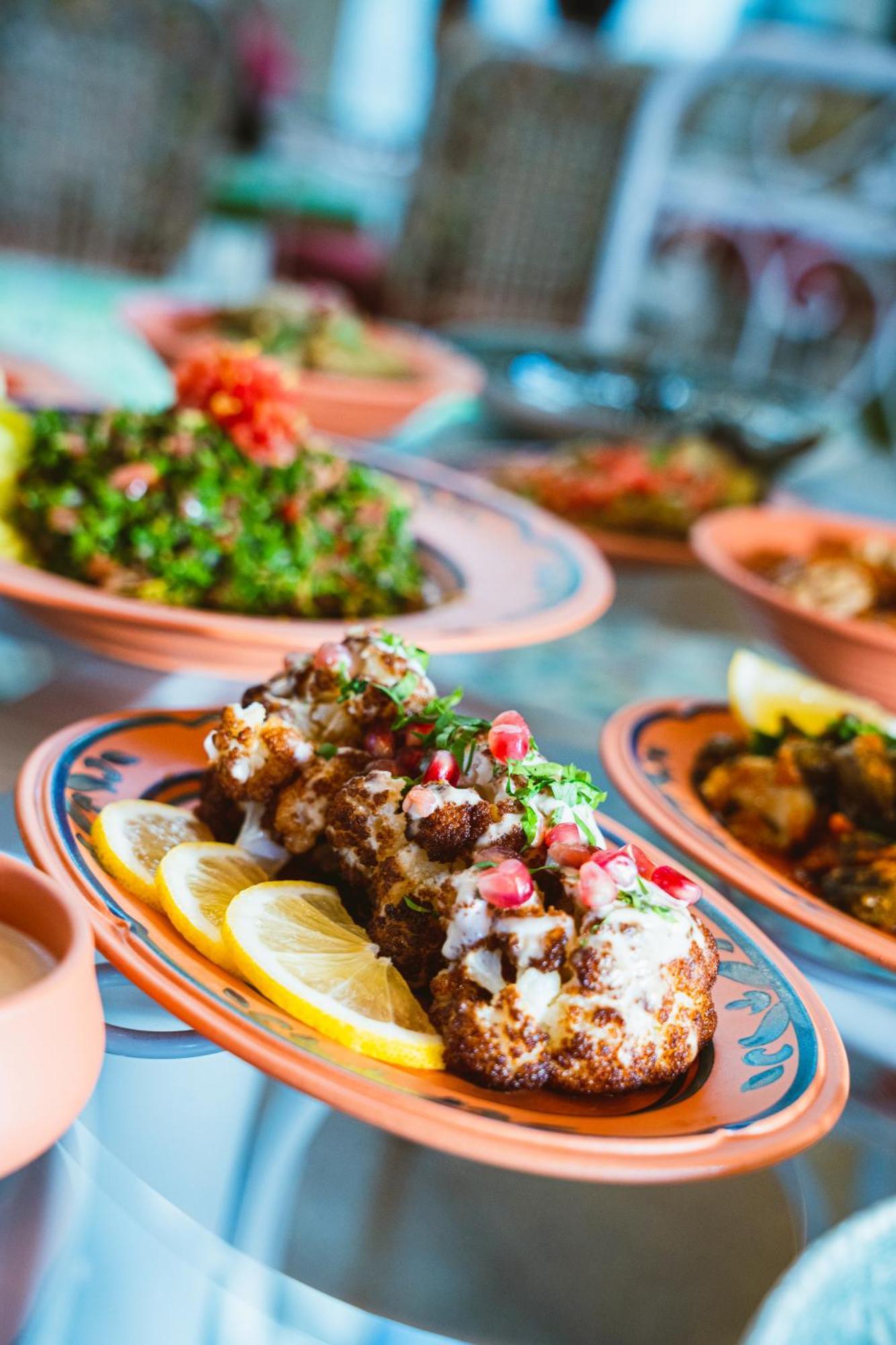 Millennium Place Доха Екстер'єр фото Lebanese cuisine