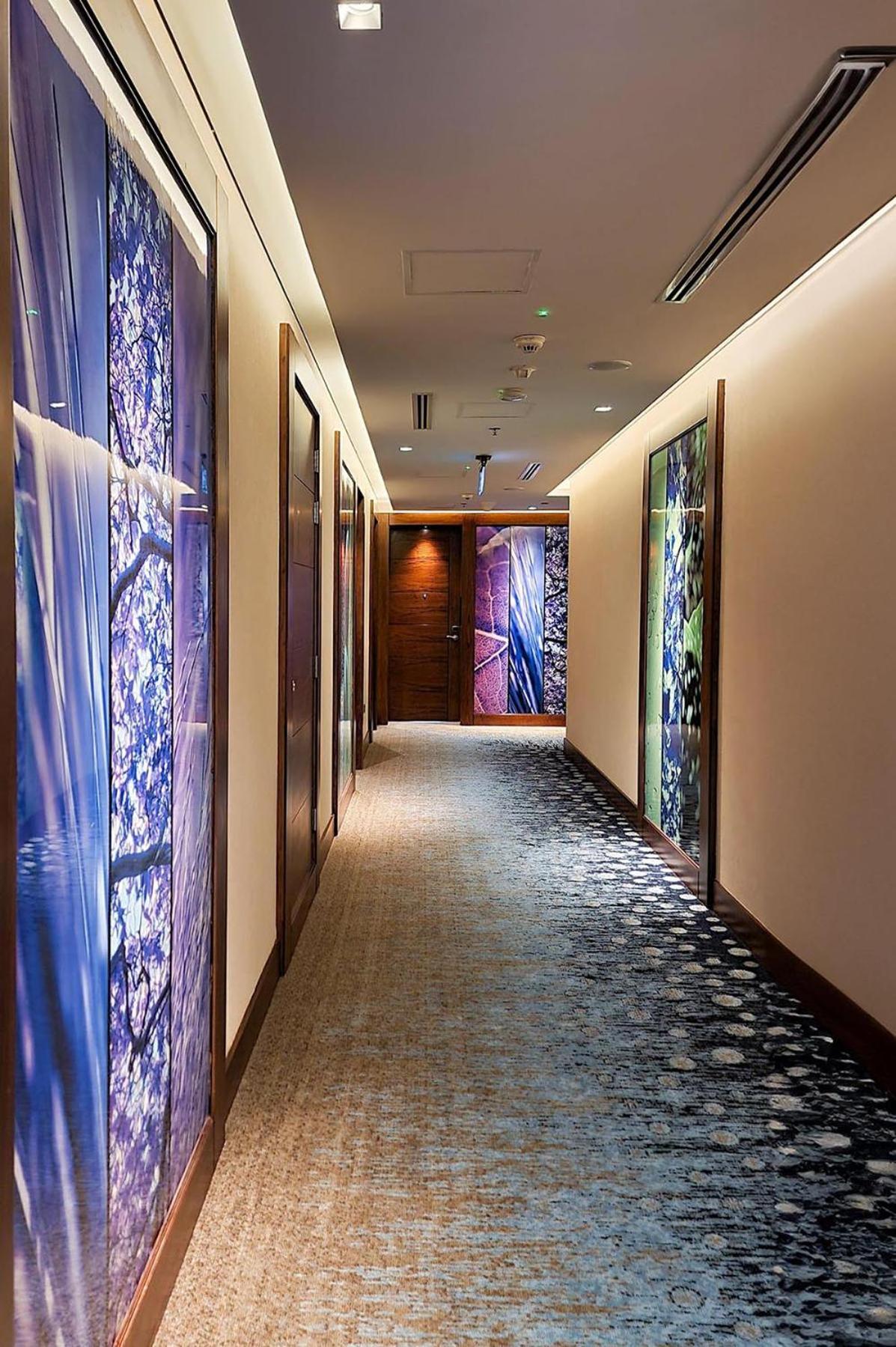 Millennium Place Доха Екстер'єр фото A corridor at the hotel