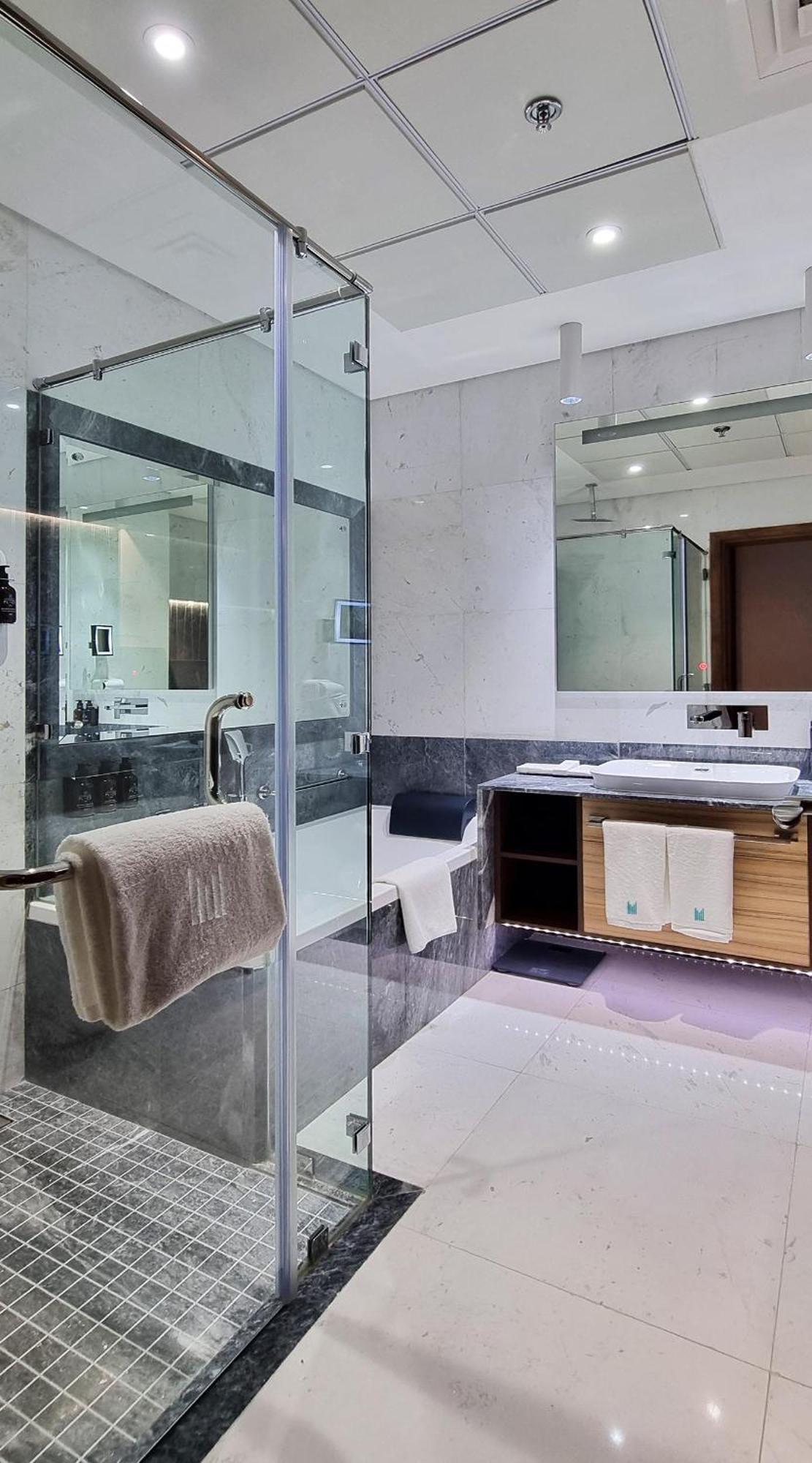 Millennium Place Доха Екстер'єр фото Bathroom